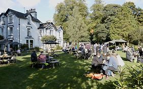 Tweedies Bar And Lodge